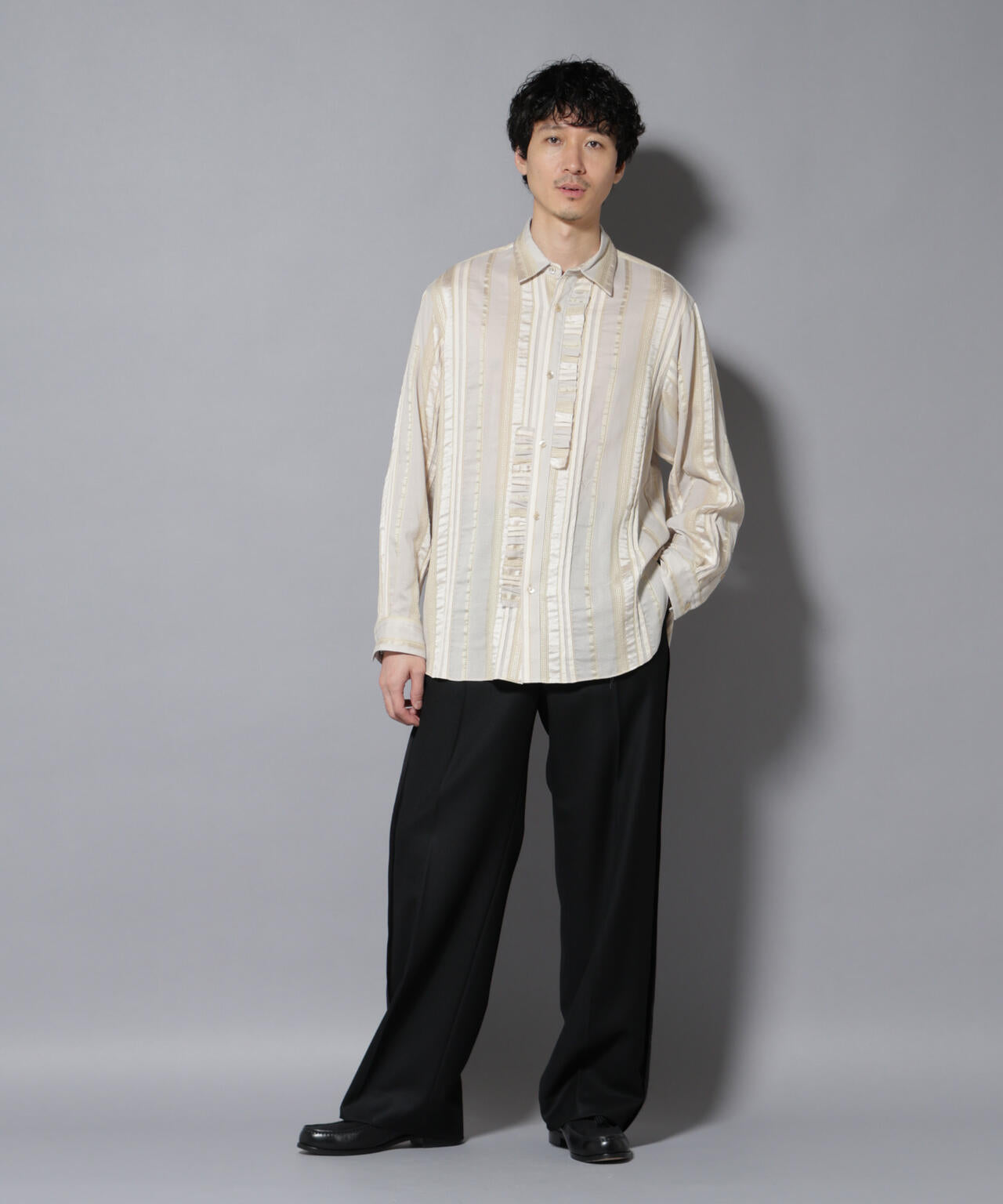 「ASSEMBLANC」タクタイルクロスフリルシャツ 6685220224