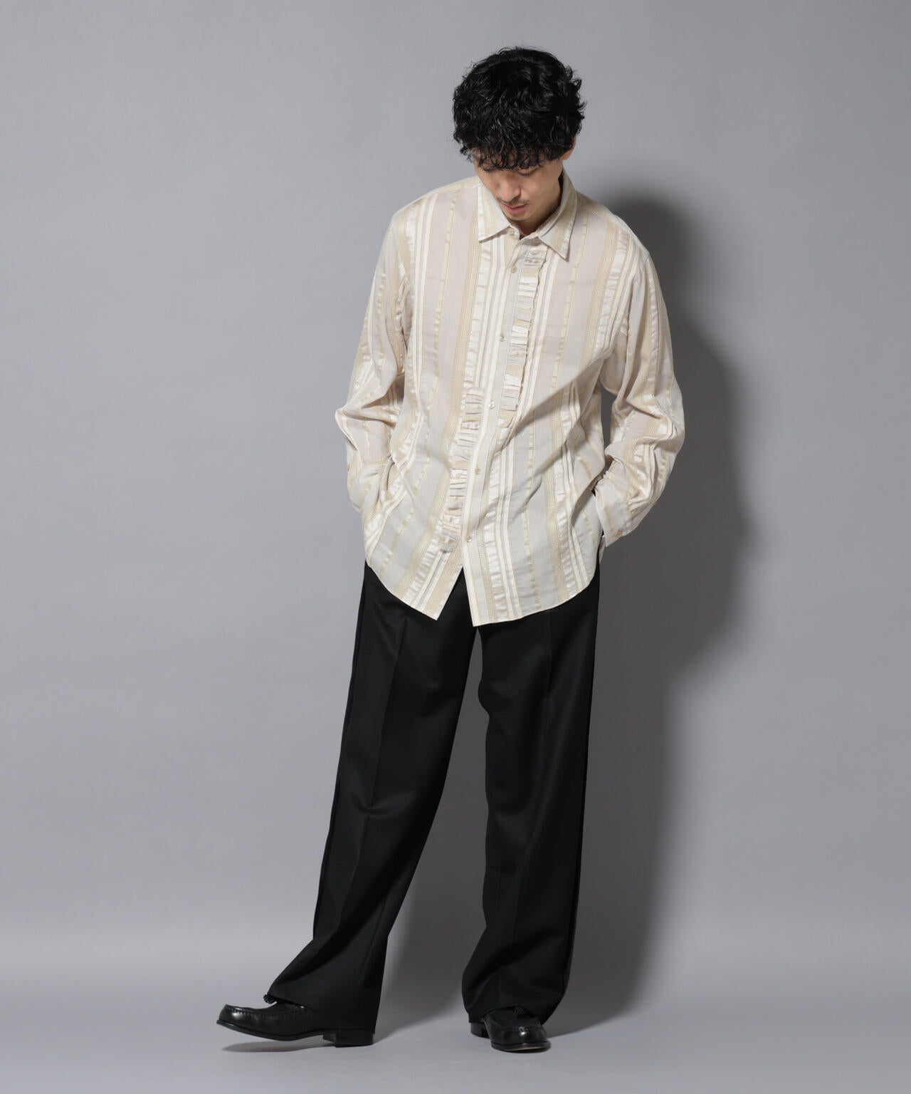 「ASSEMBLANC」タクタイルクロスフリルシャツ 6685220224