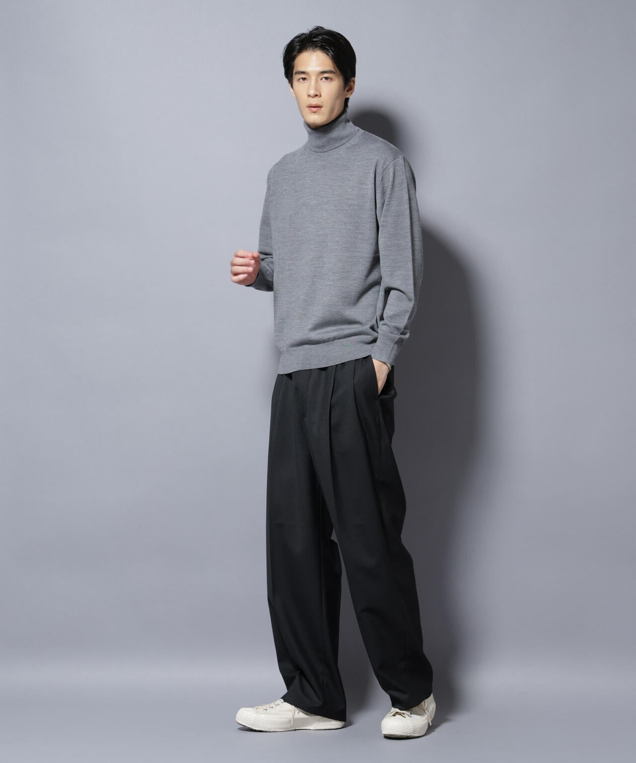 毛玉レスニット」ファインゲージタートルネック