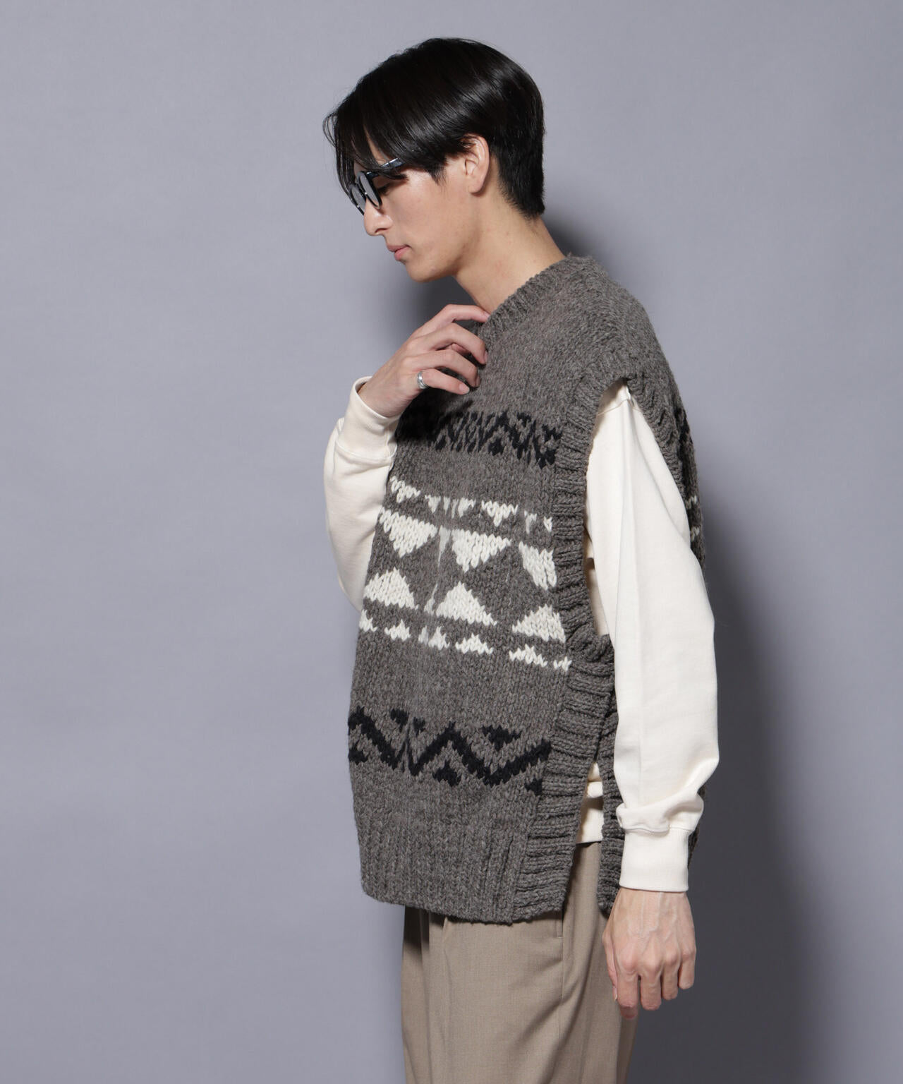 ペルー産ハンドニットベスト