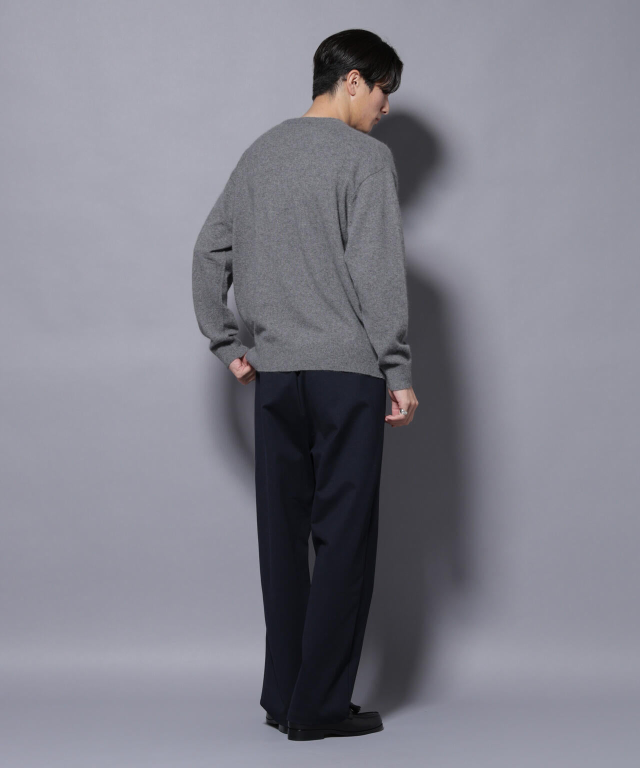 アンゴラ混ライトクルーネックニット