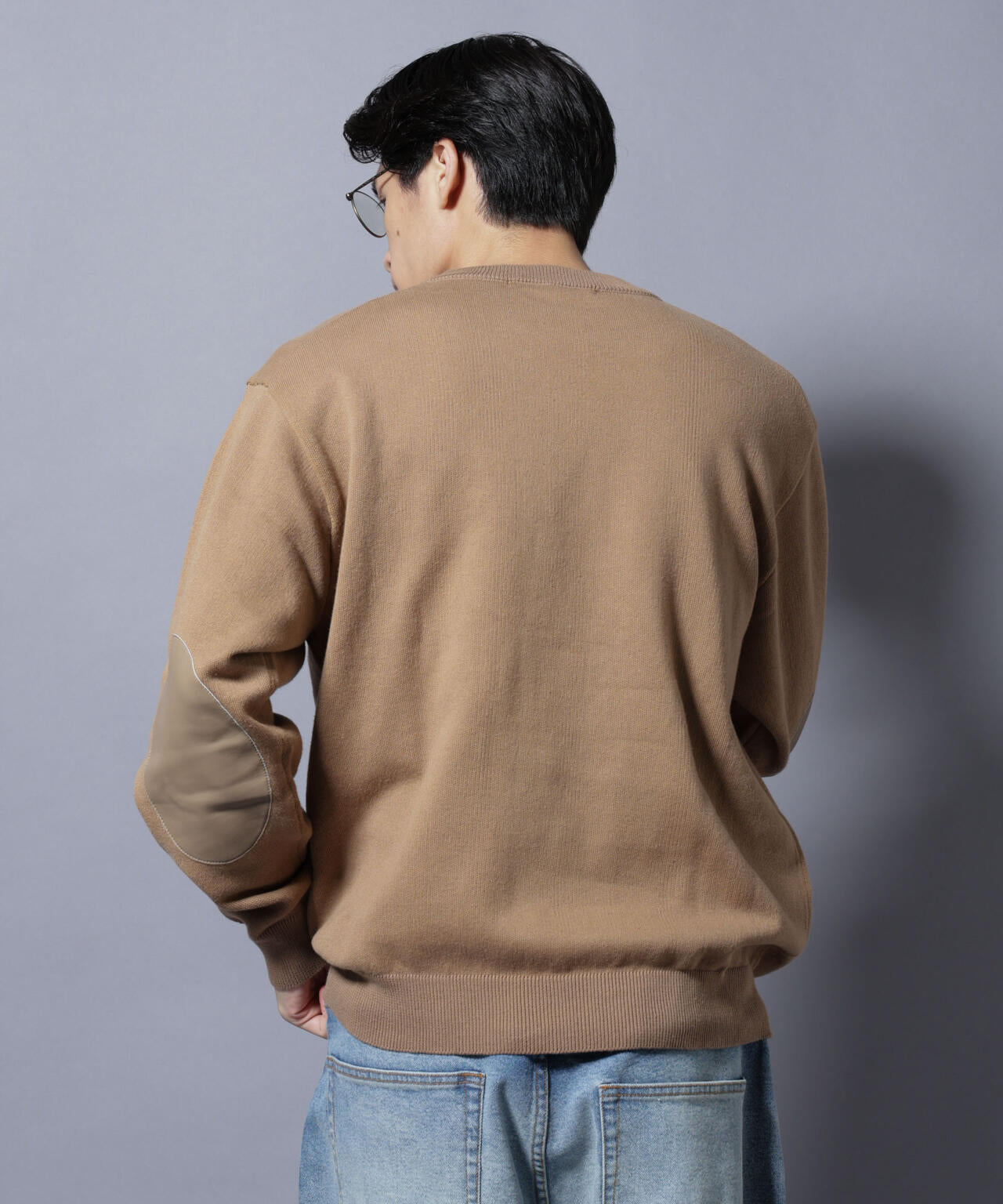 「大人のスウェット」コットンスウェットライクニット エルボーパッチクルーネック 6685222228