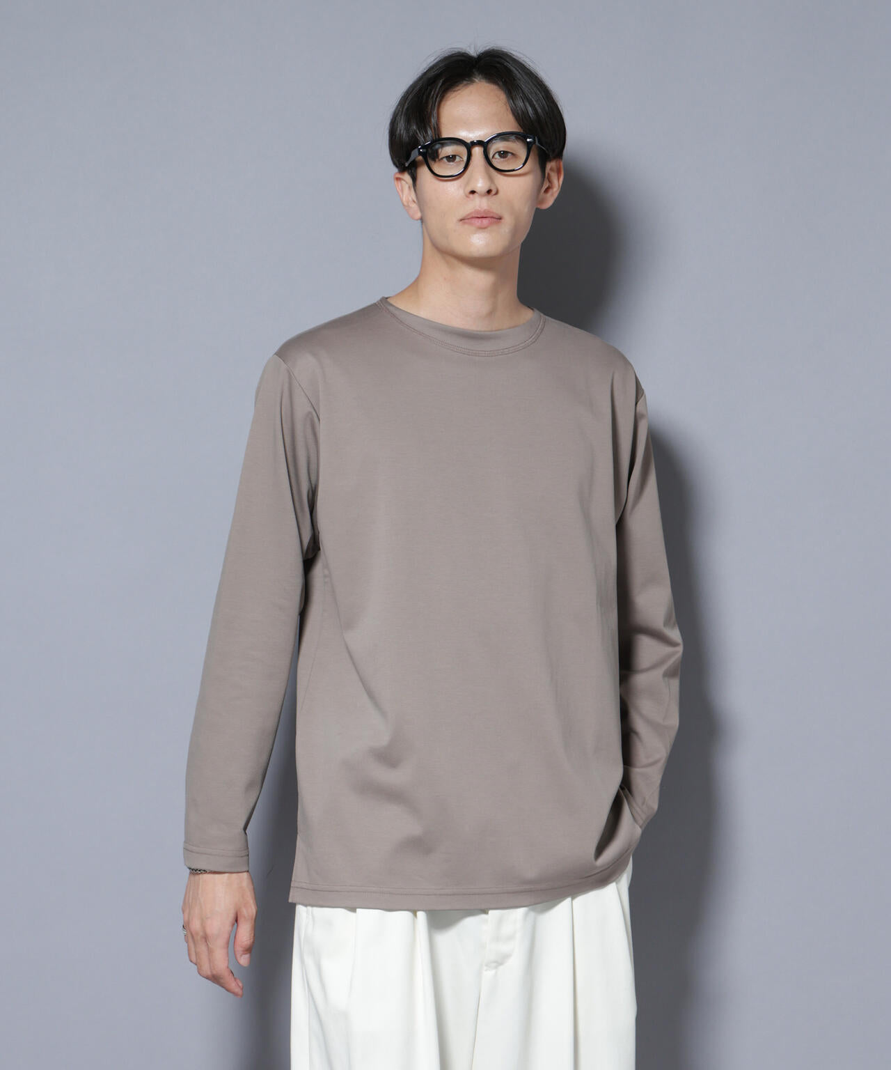 NJ/CLUB｣モクロディ ボートネック サイドスリットTシャツ