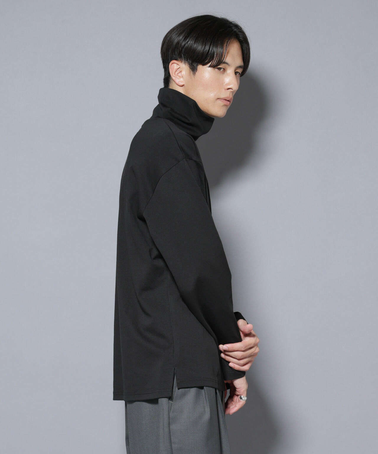 Cp company サイズ46 black タートルネック Cp company サイズ46 black タートルネック C.P. COMPANY 黒