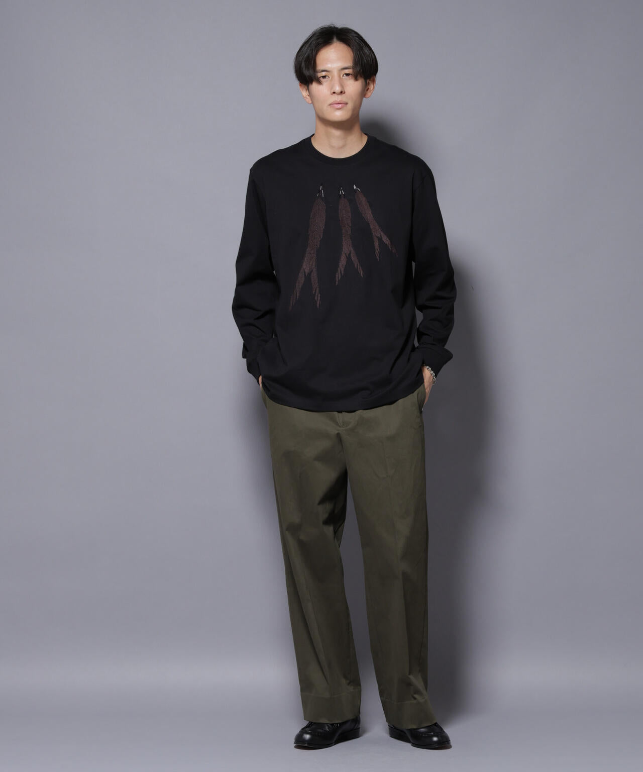 フェザー エンブロイダリー ロングスリーブTシャツ