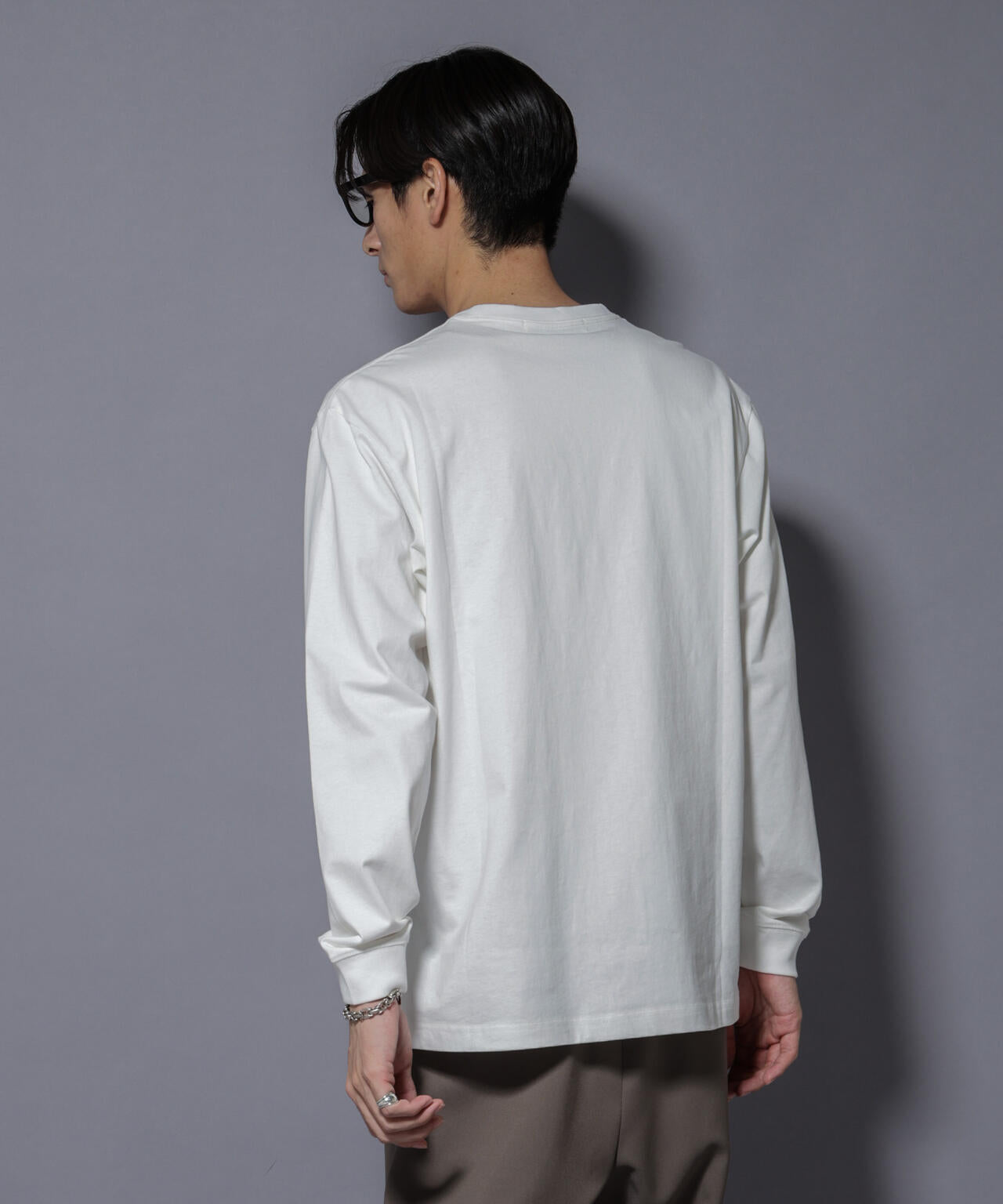 フェザー エンブロイダリー ロングスリーブTシャツ