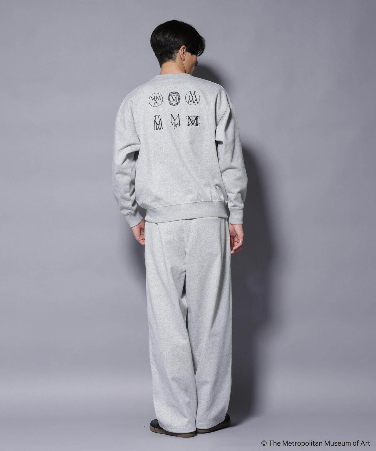 「The Met」ロゴ×アーカイブロゴ刺繍スウェット(セットアップ可) 6685223243