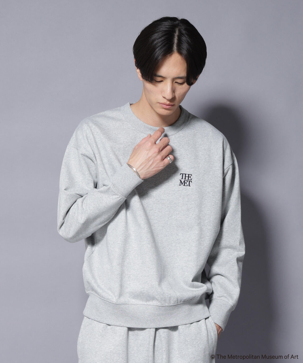 「The Met」ロゴ×アーカイブロゴ刺繍スウェット(セットアップ可) 6685223243