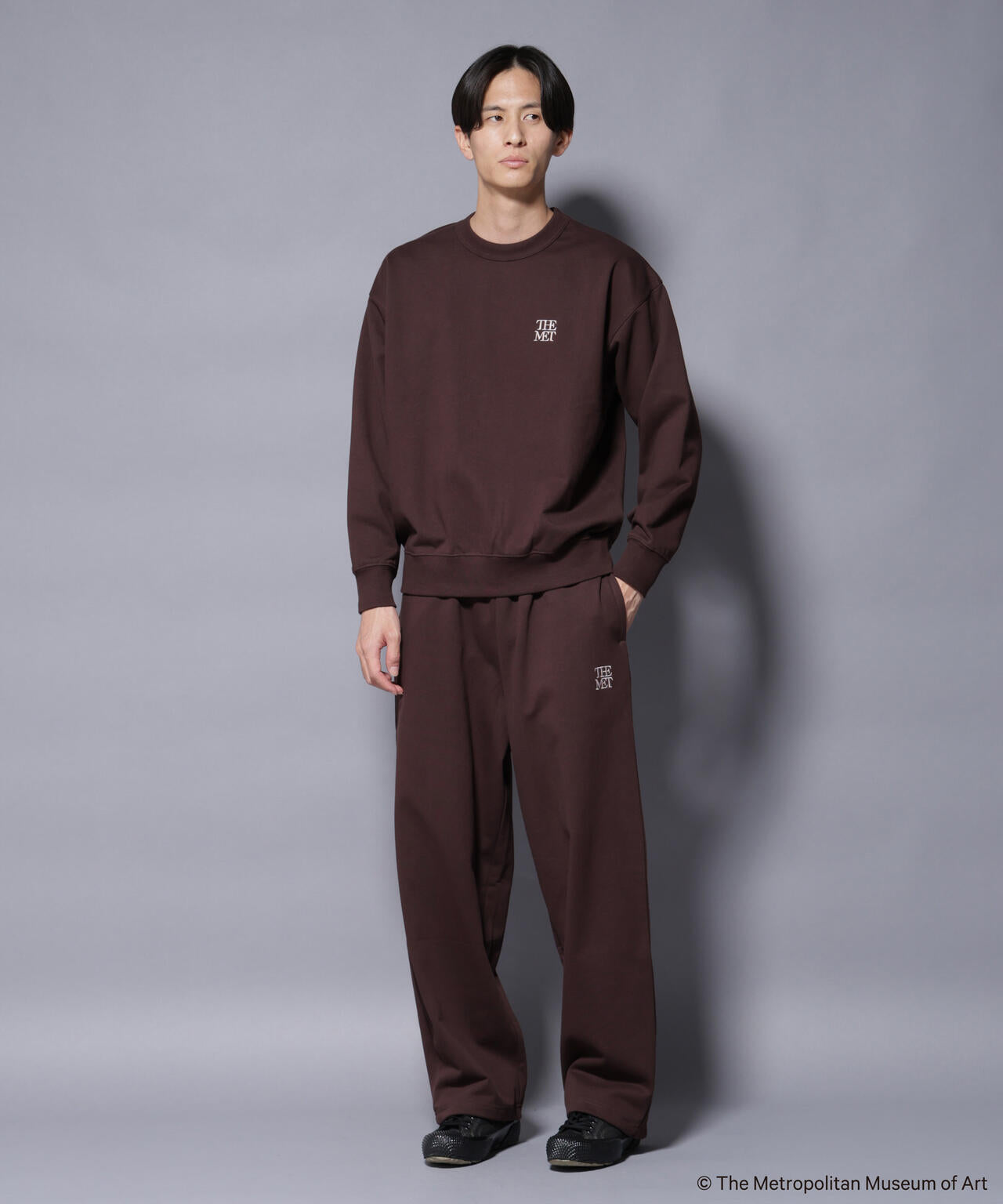 「The Met」ロゴ×アーカイブロゴ刺繍スウェット(セットアップ可) 6685223243