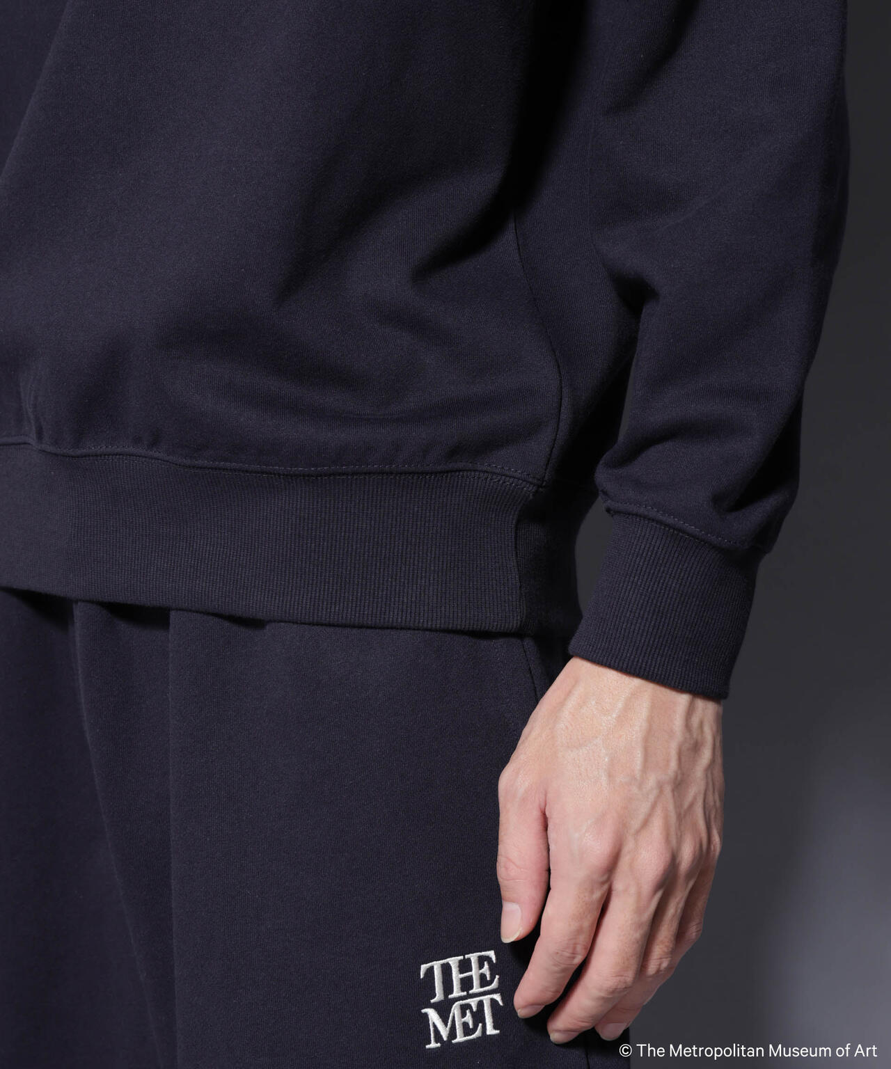 The Met」ロゴ×アーカイブロゴ刺繍スウェット(セットアップ可)