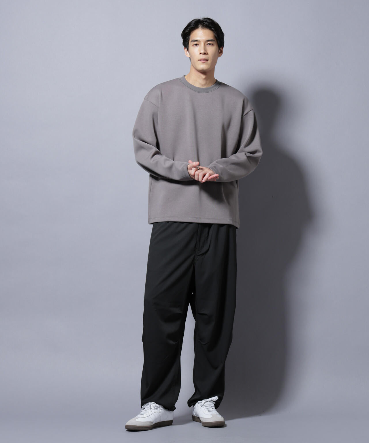 NJ/CLUB」ワンポイントロゴトラックパンツ