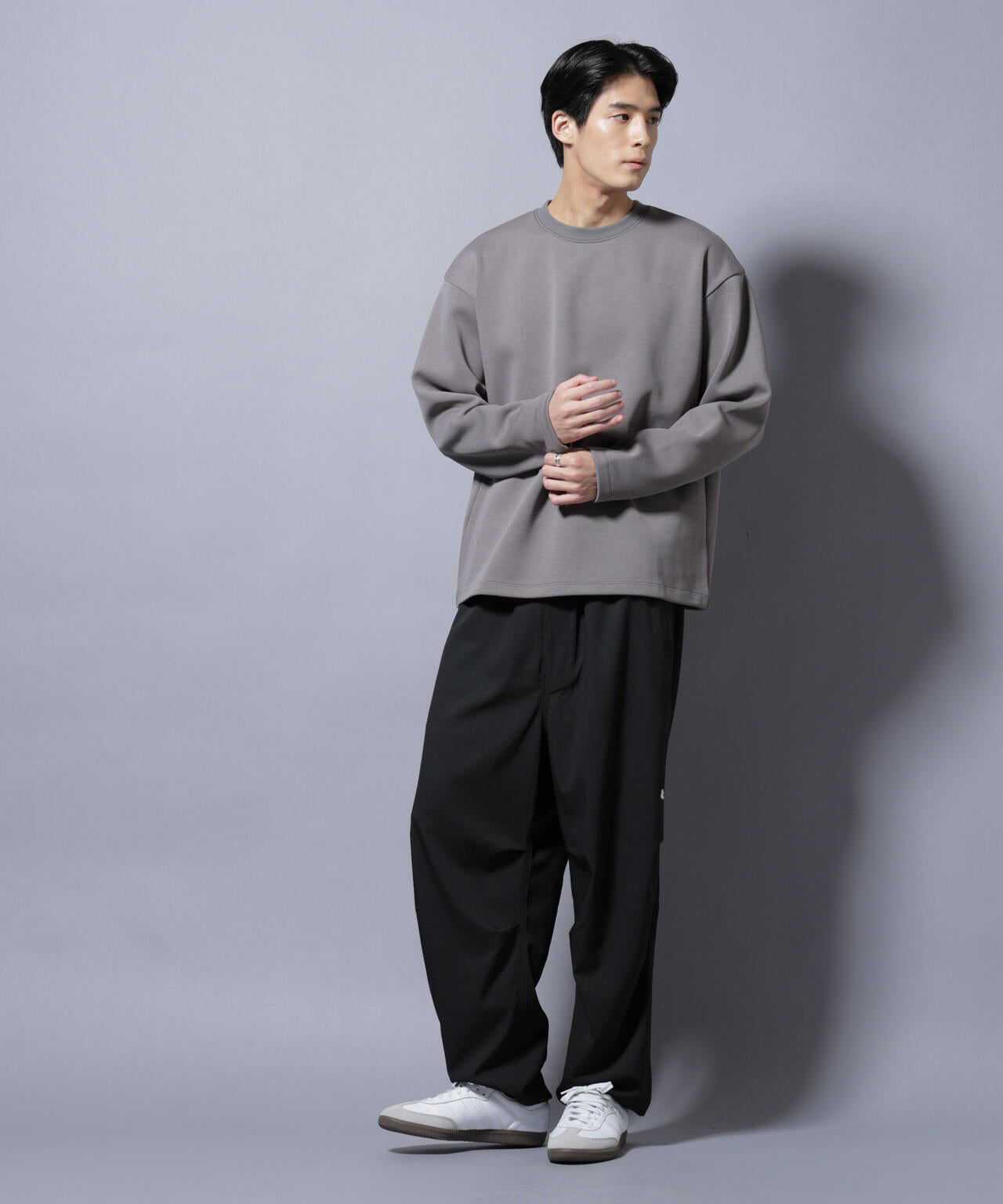 NJ/CLUB」ワンポイントロゴトラックパンツ