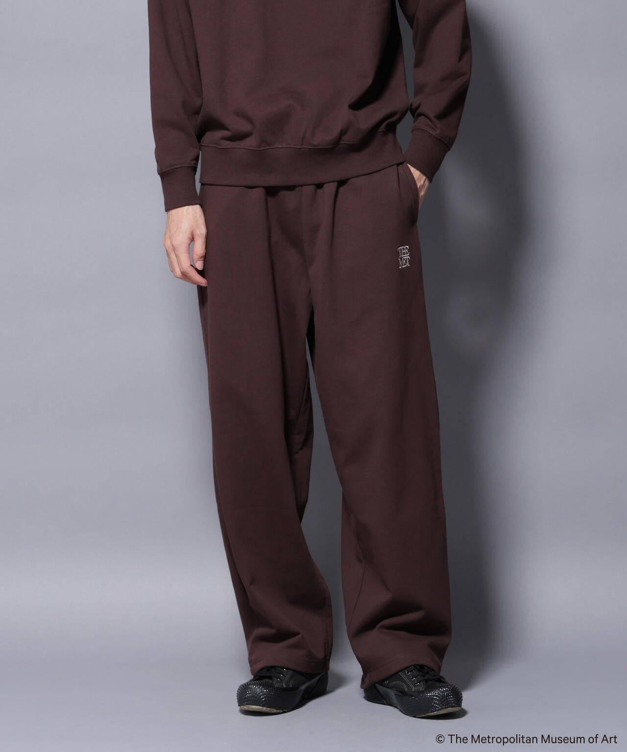 「The Met」ロゴ刺繍 2WAYワイドスウェットパンツ（セットアップ可） 6685227229