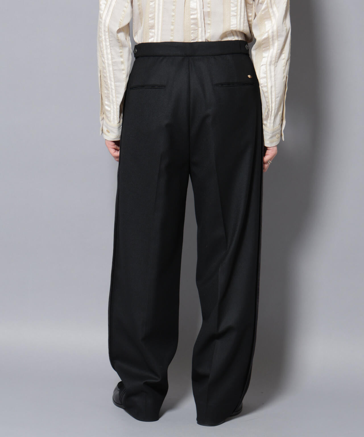 「ASSEMBLANC」インサイドアウトセレモニーパンツ 6685227241