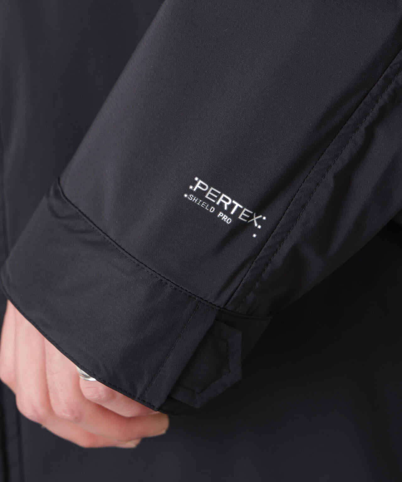 ナノユニバース PERTEX R SHIELD PRO フードブルゾン 現行 Meaningful Continuity」PERTEX(R) SHIELD PRO フードブルゾン