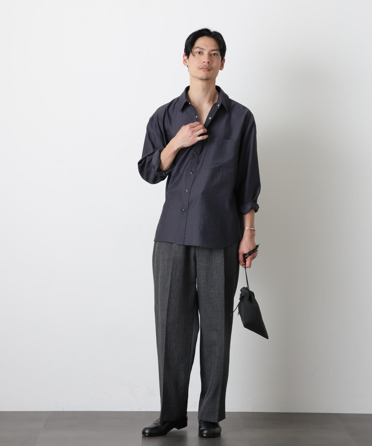 エンブロイダリーシルキーシャツ 6686120212