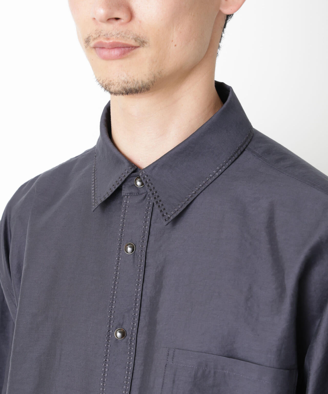 エンブロイダリーシルキーシャツ 6686120212