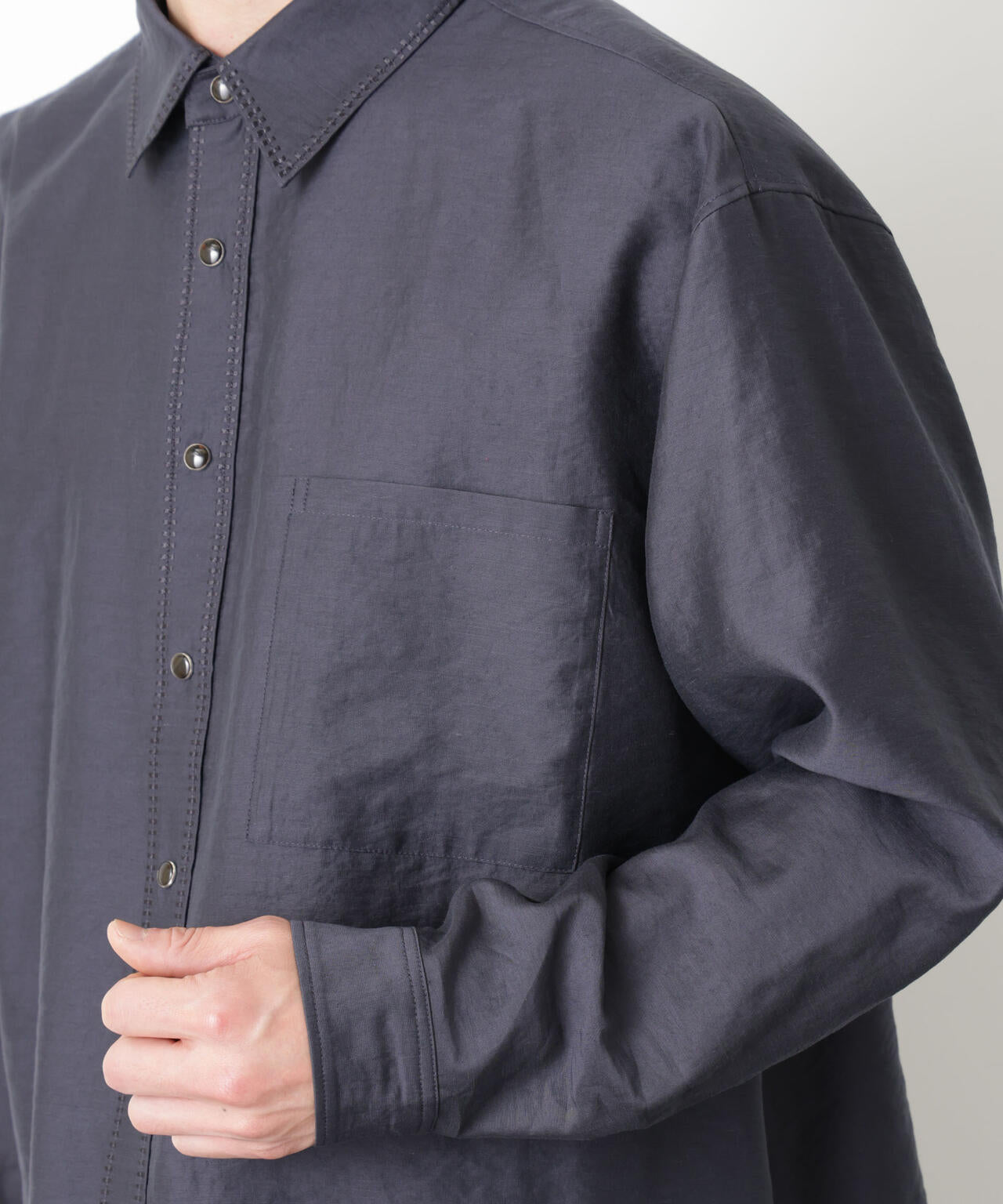 エンブロイダリーシルキーシャツ 6686120212