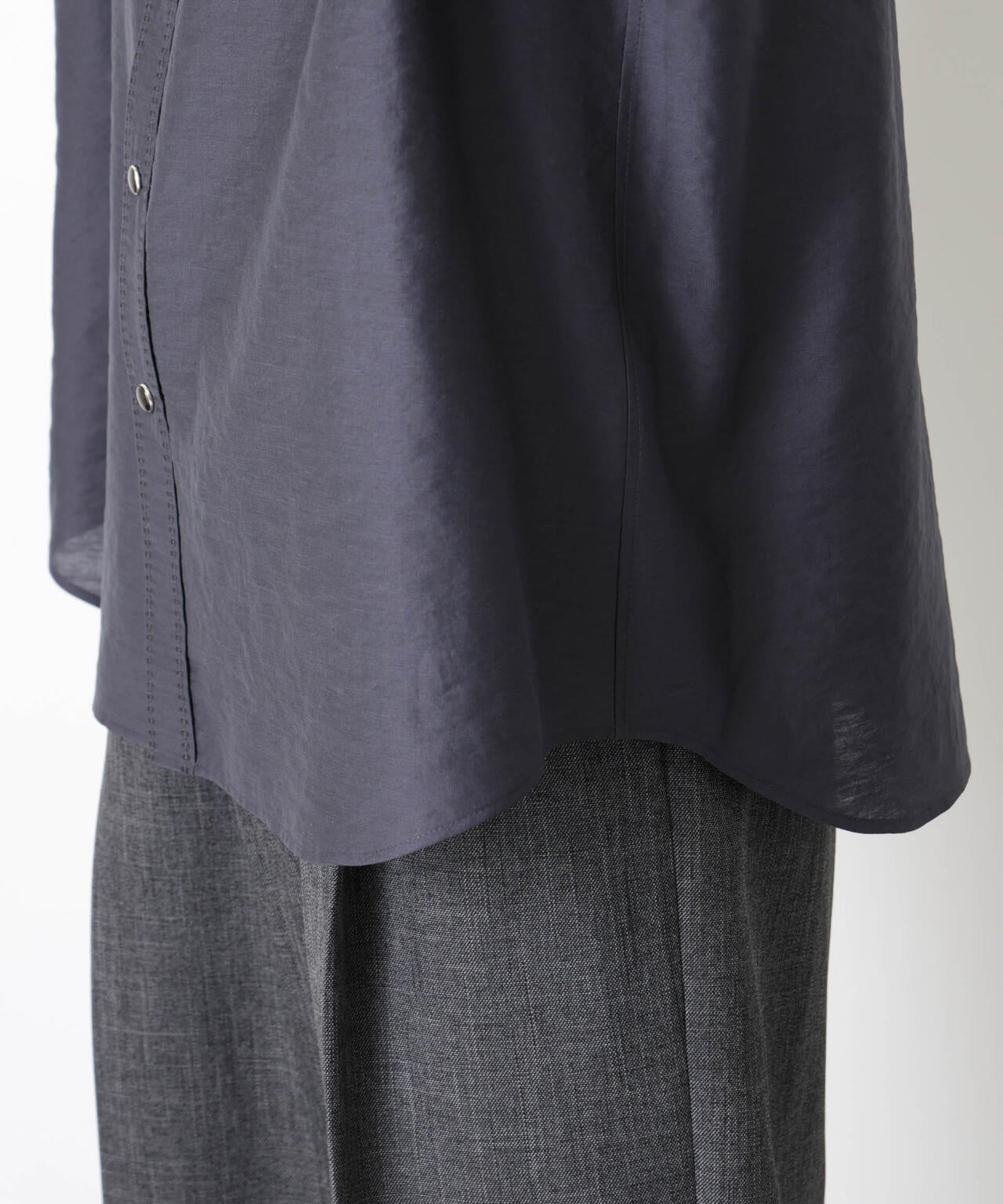 エンブロイダリーシルキーシャツ 6686120212