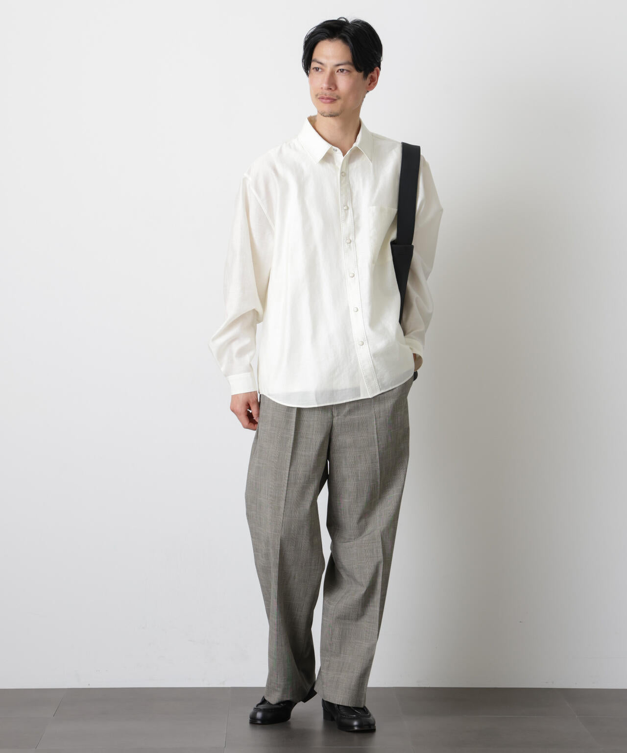 エンブロイダリーシルキーシャツ 6686120212