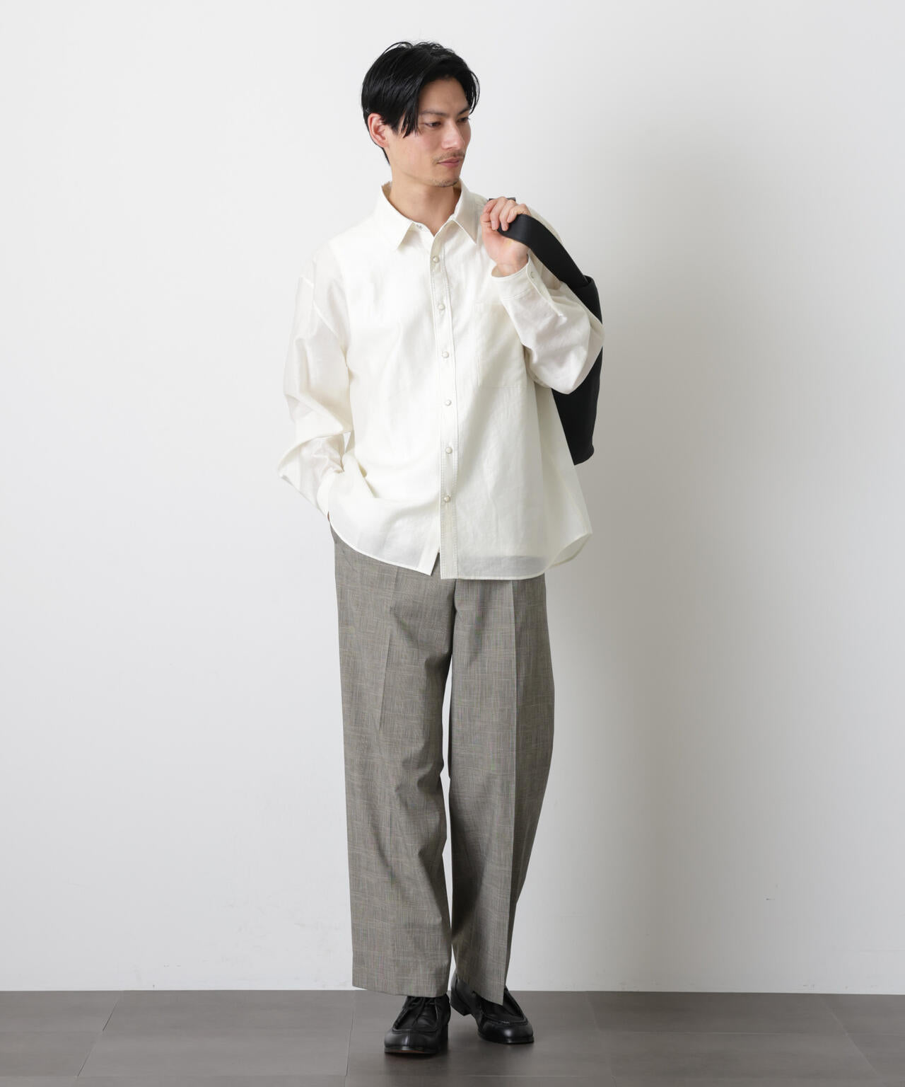 エンブロイダリーシルキーシャツ 6686120212