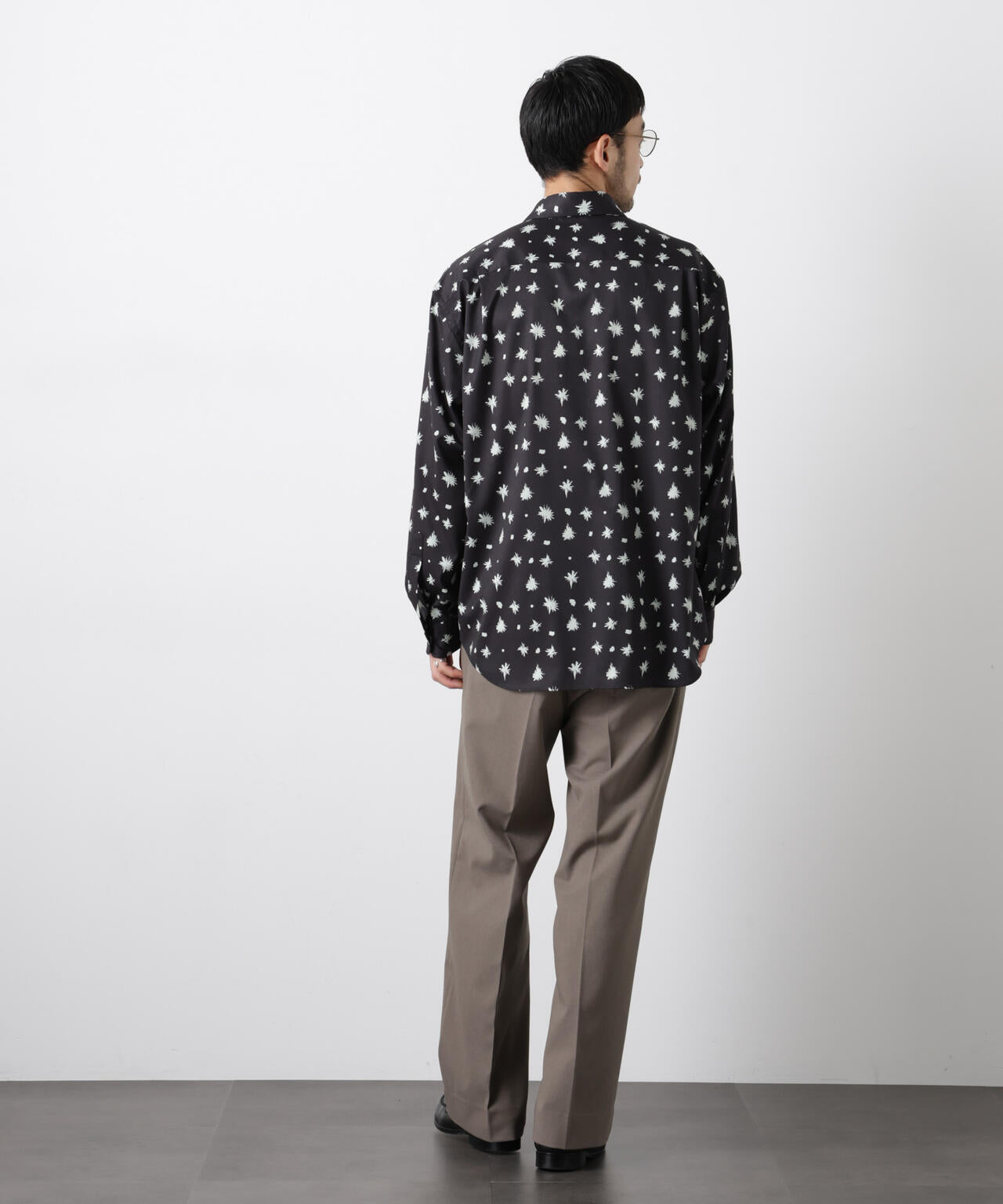 EDITRIAL PRINT」アートフラワーシャツ