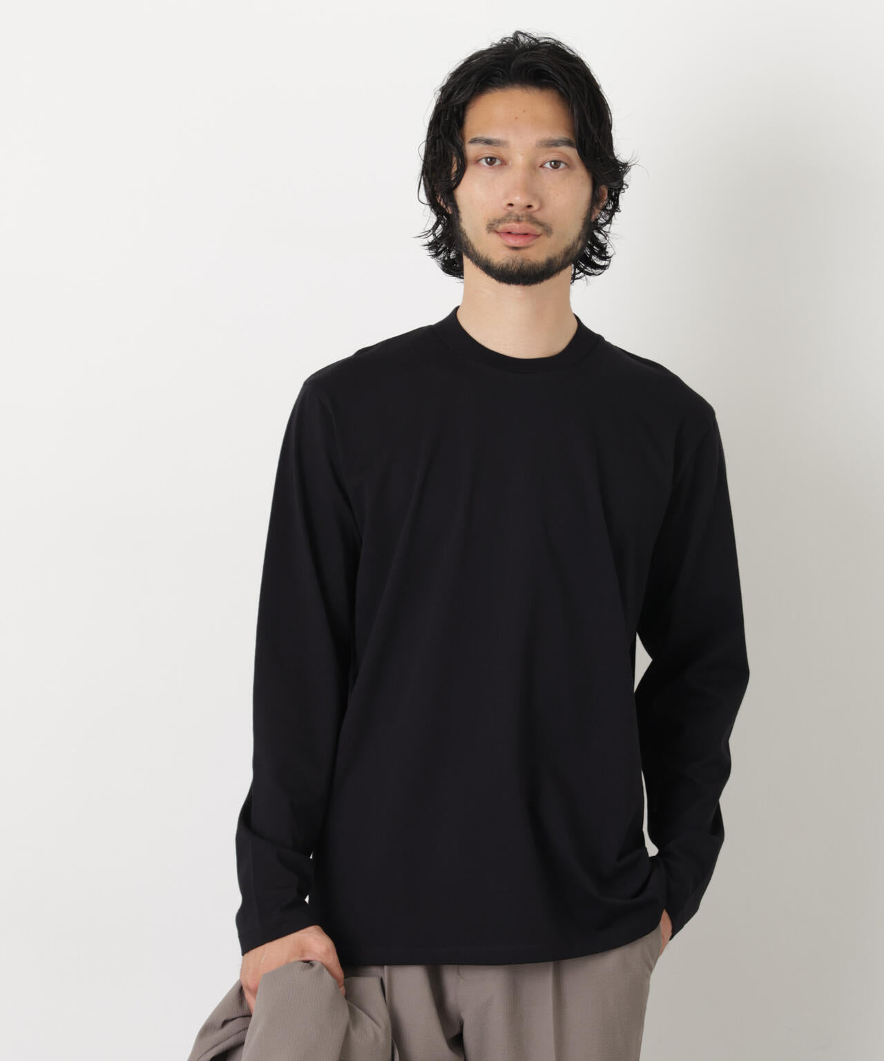 s'yte ブラック クルーネック長袖カットソー ジャケT(R) クルーネック 長袖