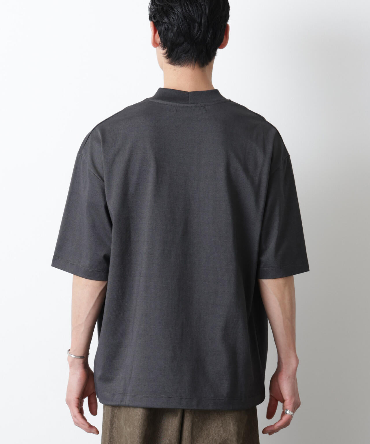 ソラーロワイドモックネックTシャツ 6686124203
