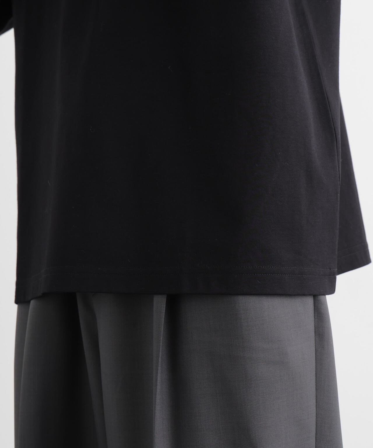 モクロディ ボートネック サイドスリットTシャツ 6686124204