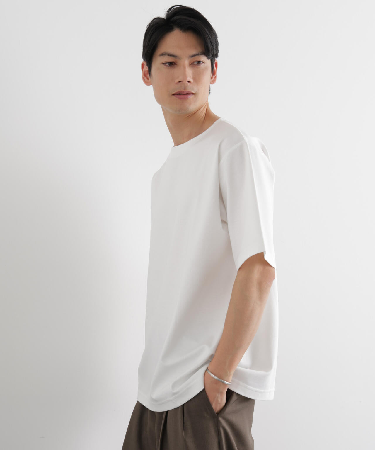 モクロディ ボートネック サイドスリットTシャツ