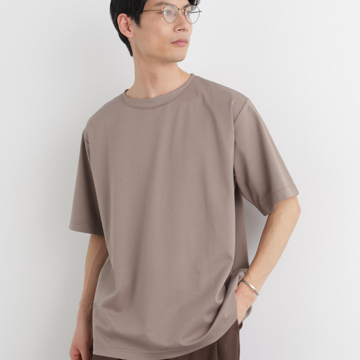 モクロディ ボートネック Tシャツ