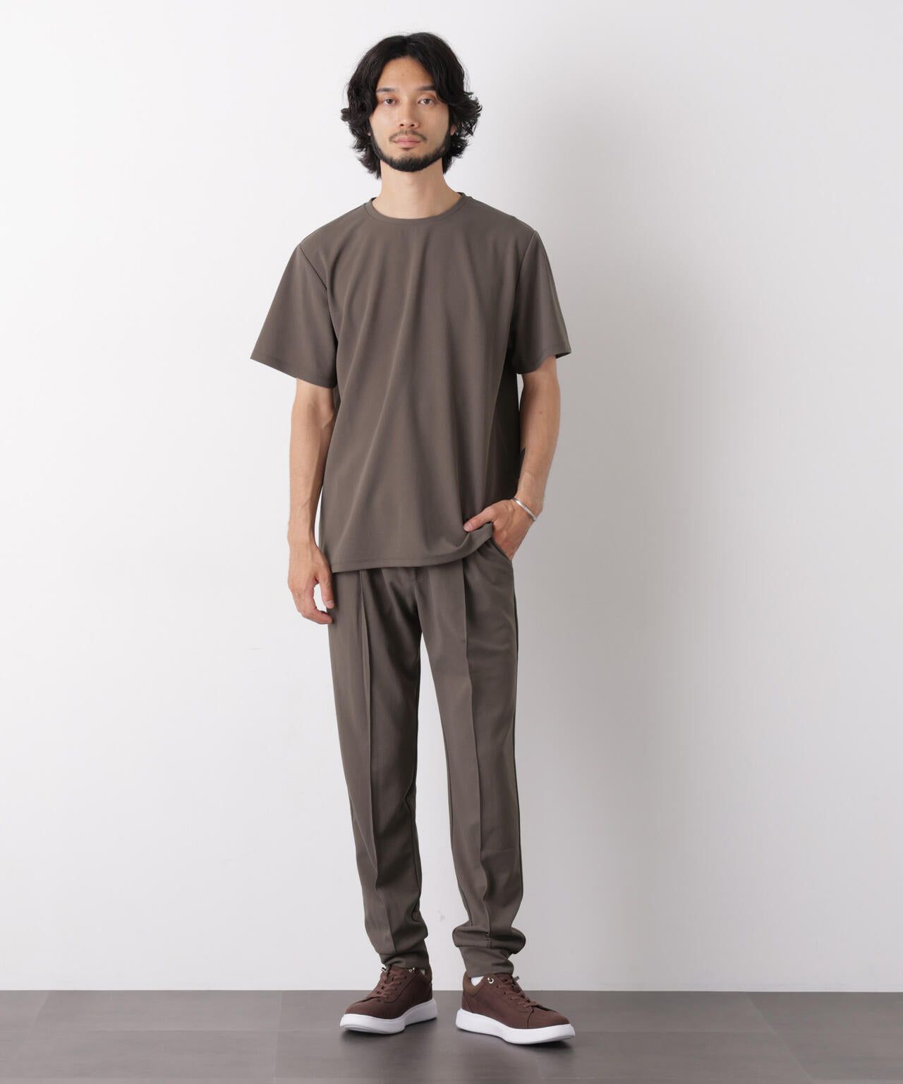 181cm　B:75 W:73 H:90 着用サイズ：L