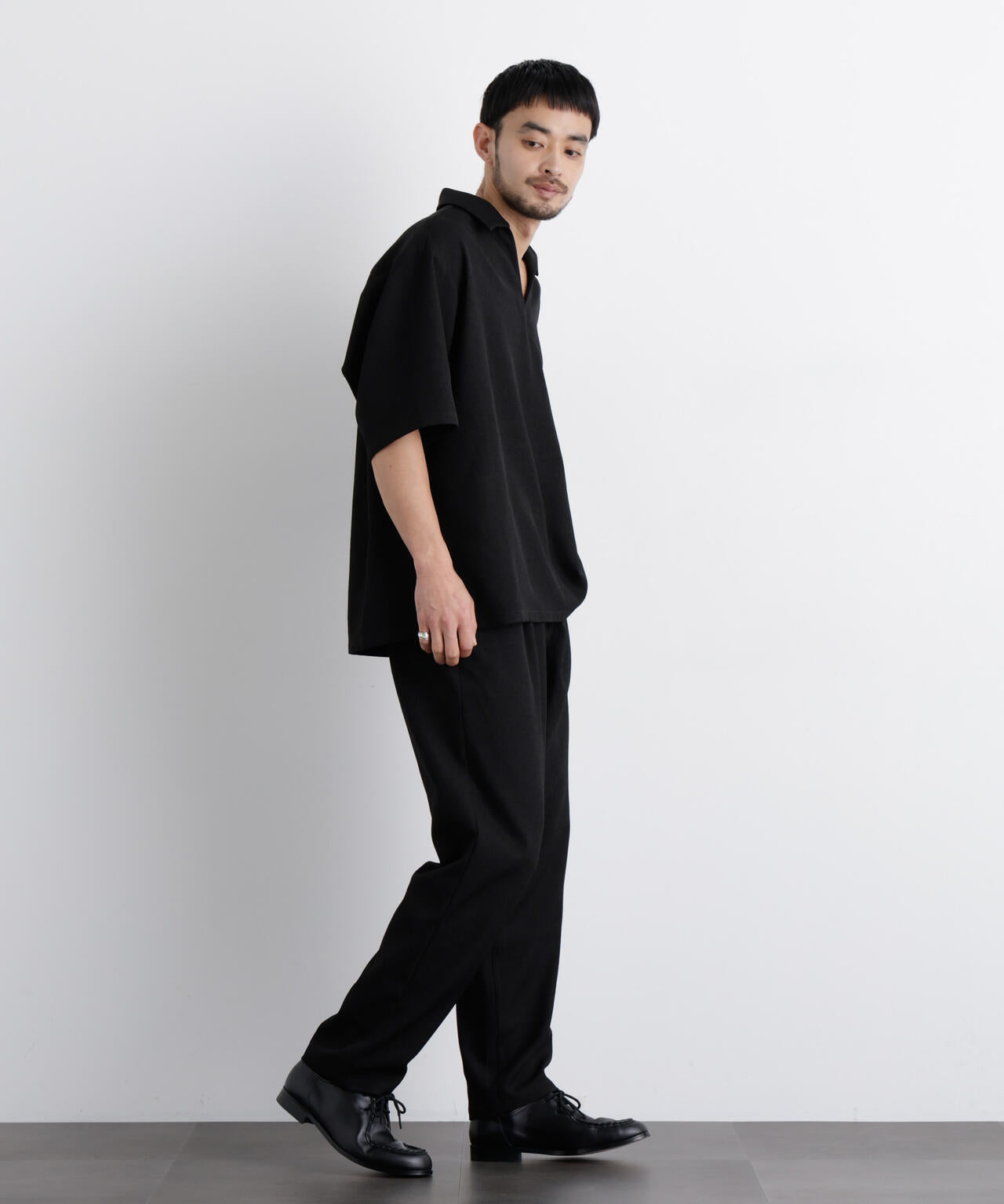 「Meaningful Continuity」coveross(R) EOS ポリエステルブッチャーリラックスワイドパンツ 6686127212