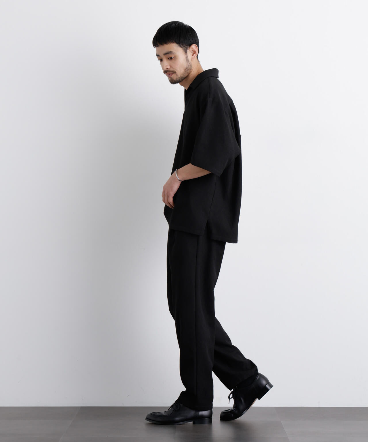 「Meaningful Continuity」coveross(R) EOS ポリエステルブッチャーリラックスワイドパンツ 6686127212