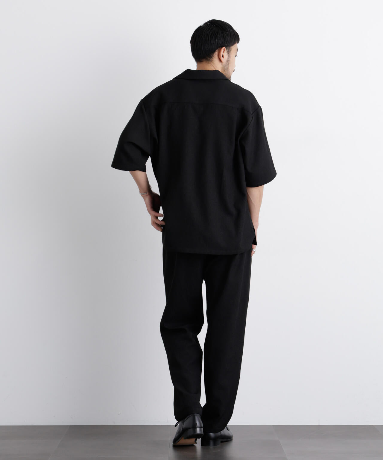 「Meaningful Continuity」coveross(R) EOS ポリエステルブッチャーリラックスワイドパンツ 6686127212