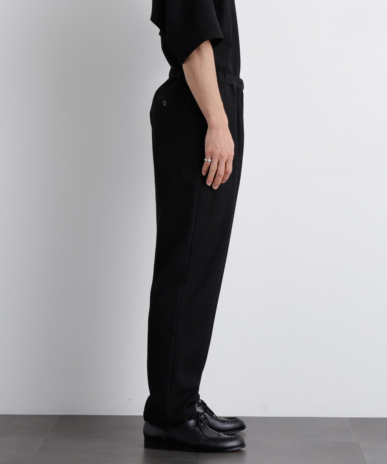 「Meaningful Continuity」coveross(R) EOS ポリエステルブッチャーリラックスワイドパンツ 6686127212