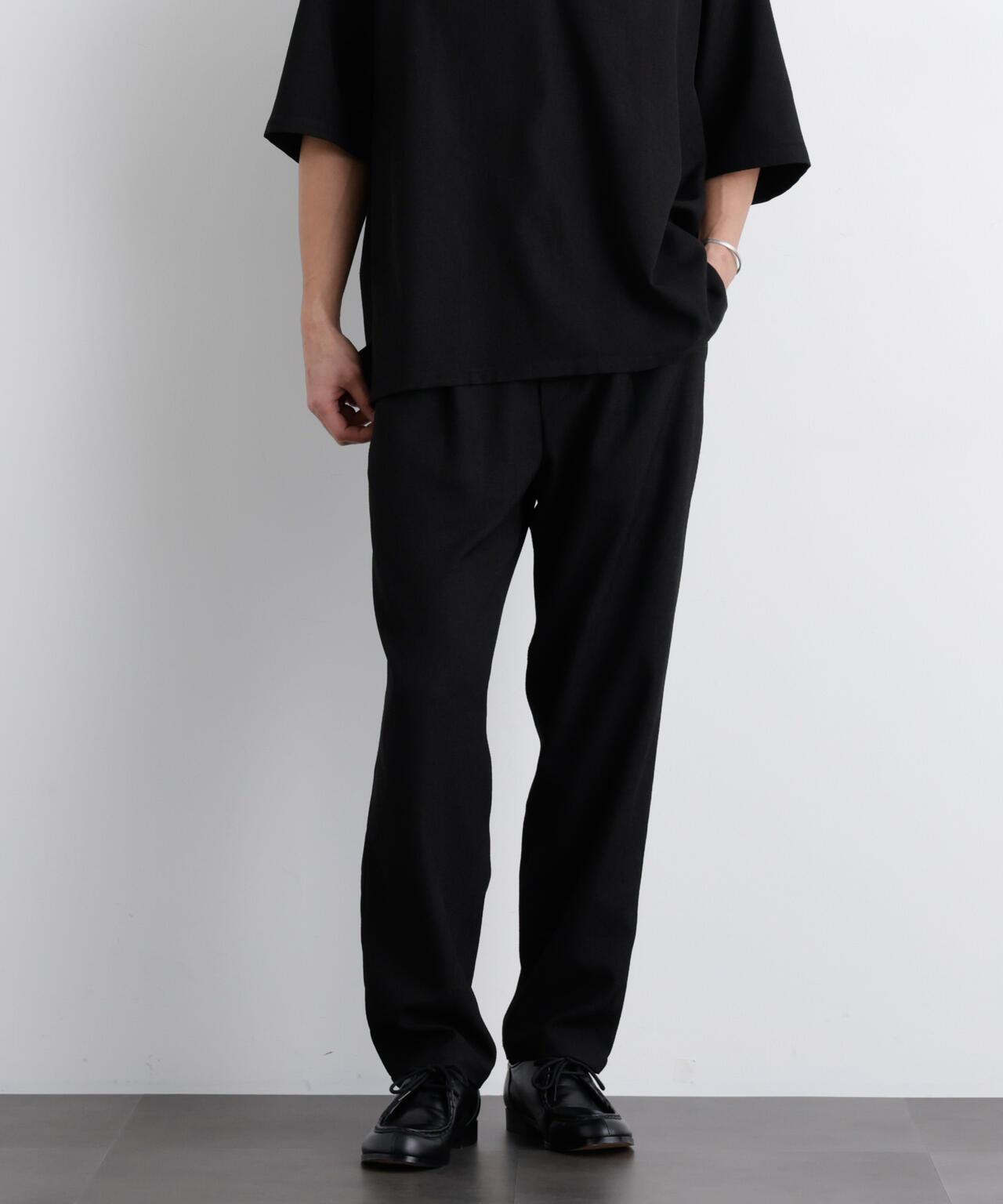 「Meaningful Continuity」coveross(R) EOS ポリエステルブッチャーリラックスワイドパンツ 6686127212