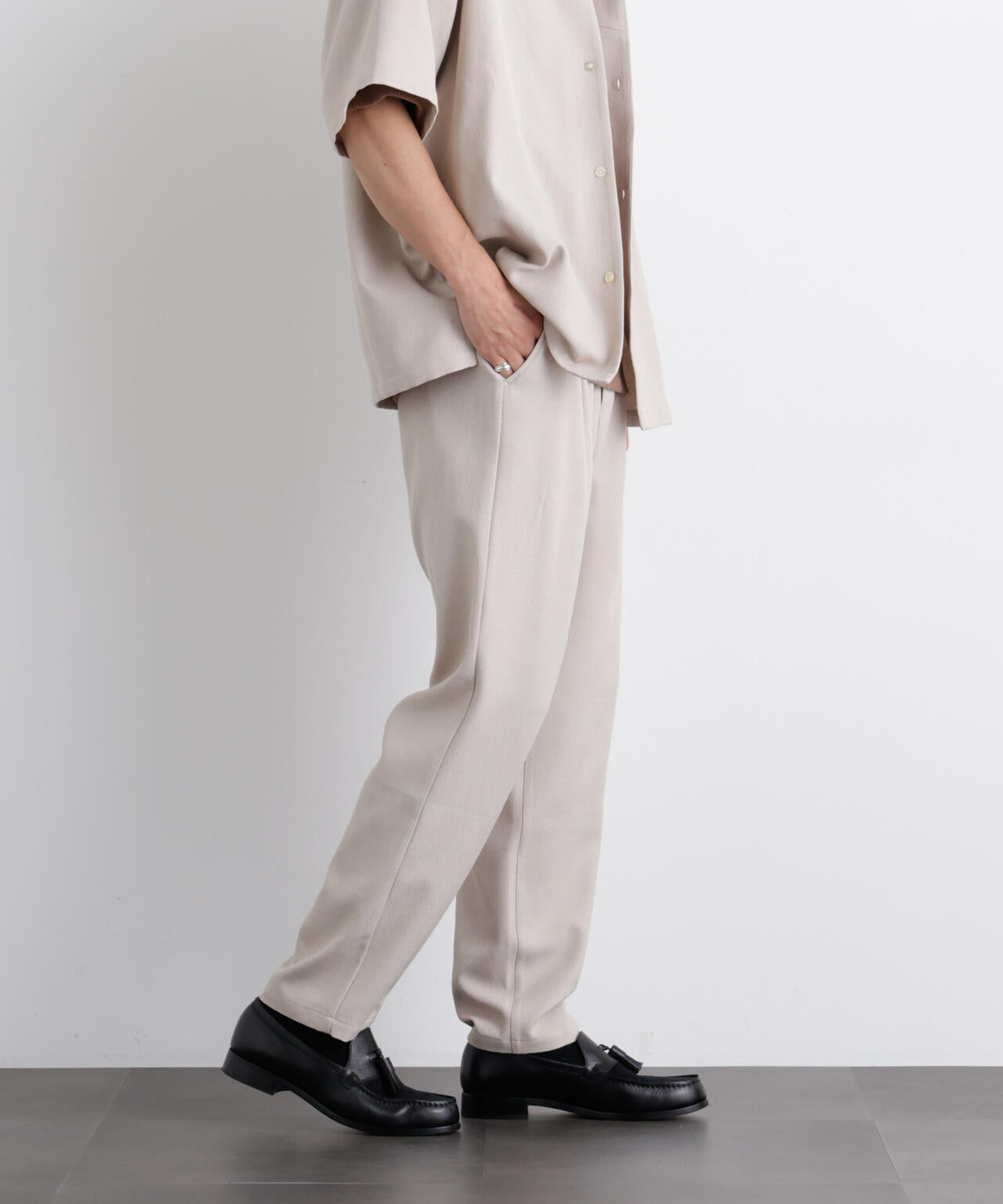 「Meaningful Continuity」coveross(R) EOS ポリエステルブッチャーリラックスワイドパンツ 6686127212