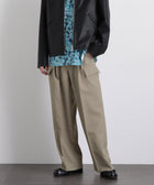 ライトベージュ