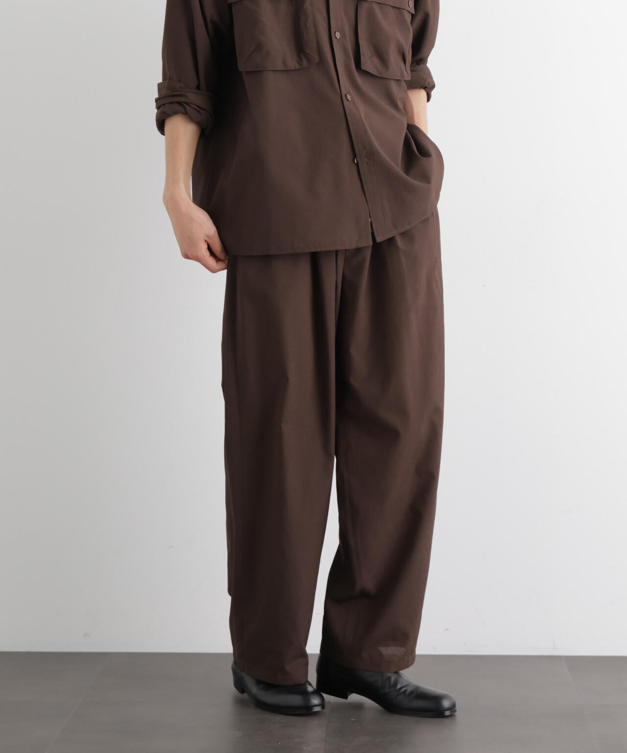 【新品未使用】GASA* Que? リネンクロッチパンツ　ブラウン ànuke - リネンタックパンツ (ブラウン) Linen Tuck Pants (Brown