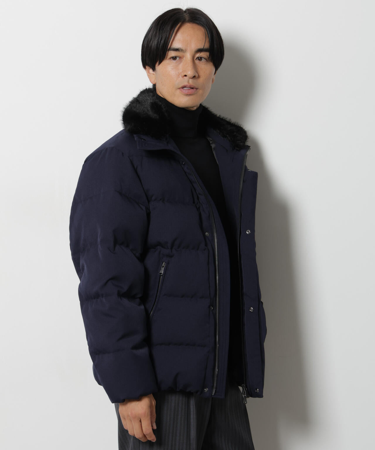 西川ダウン(R)」サージフェイクファーカラーショートダウン
