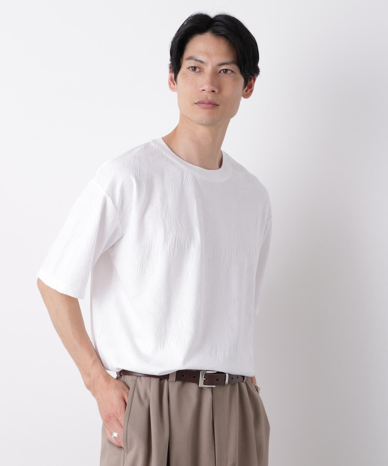 リンクスジャガードリーフ柄Tシャツ 6686224204