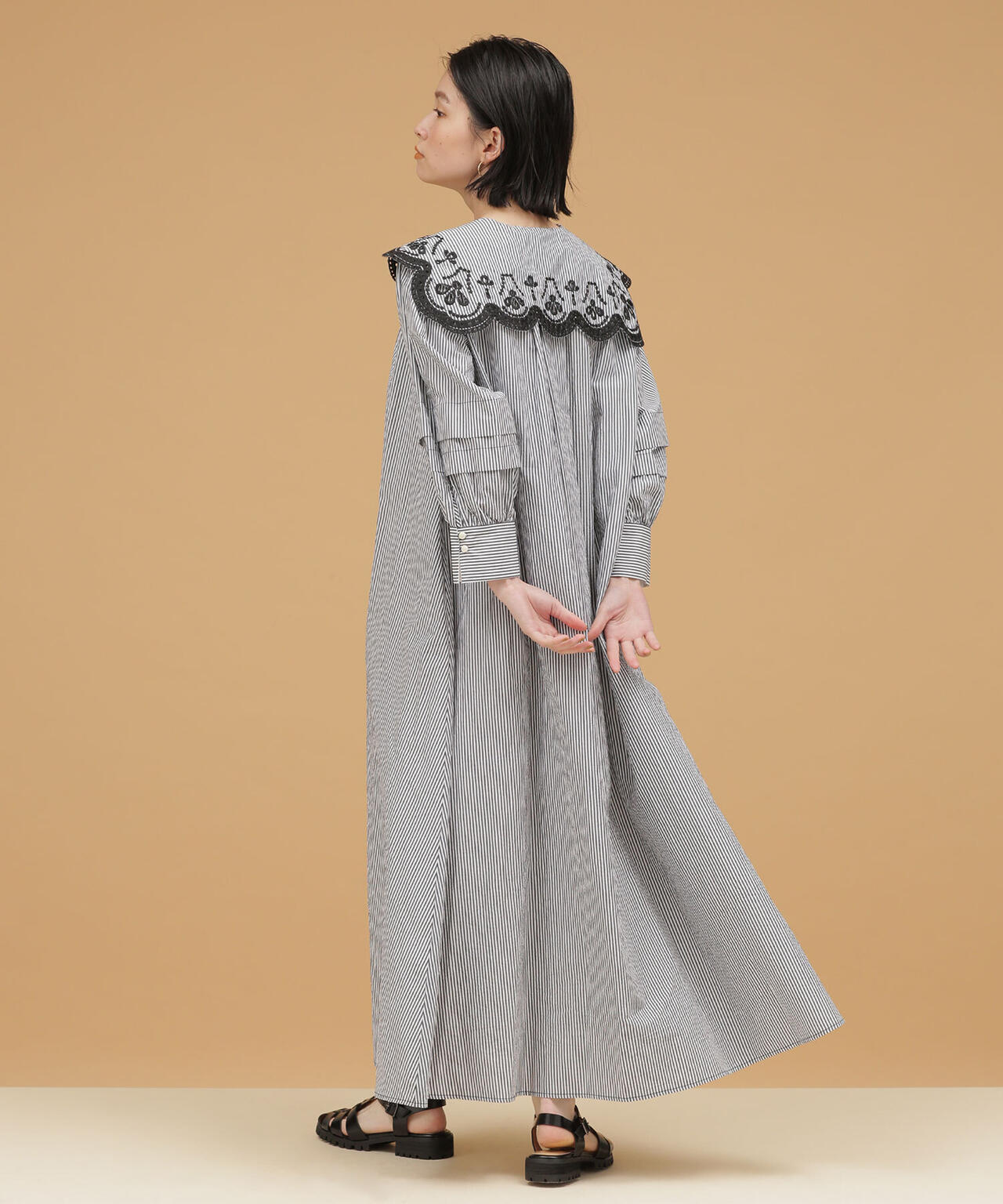 美品✨ミナペルホネン　エンブロイダリーウールワンピース　ベージュ　36 美品✨ミナペルホネン エンブロイダリーウールワンピース
