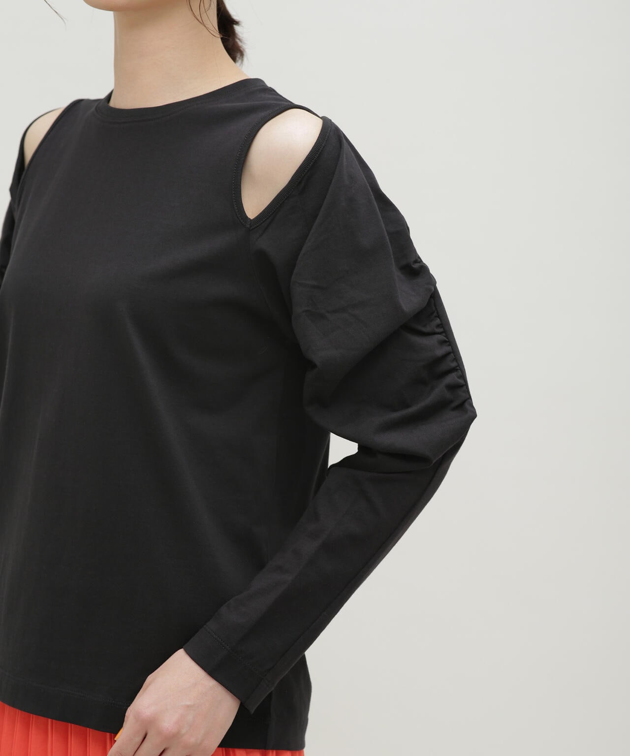 LB.03/ギャザースリーブカットアウトトップス 6693123302