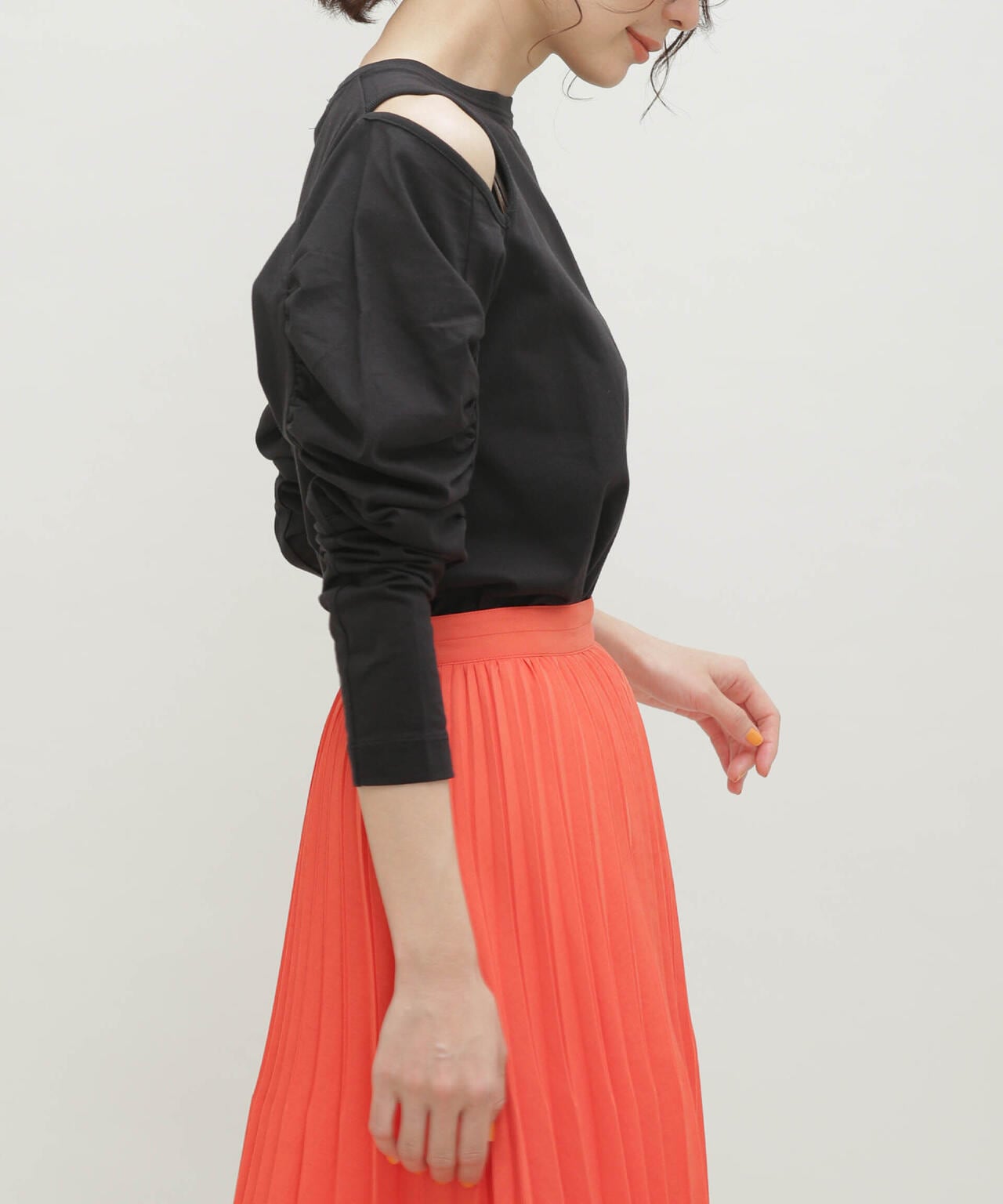 LB.03/ギャザースリーブカットアウトトップス 6693123302