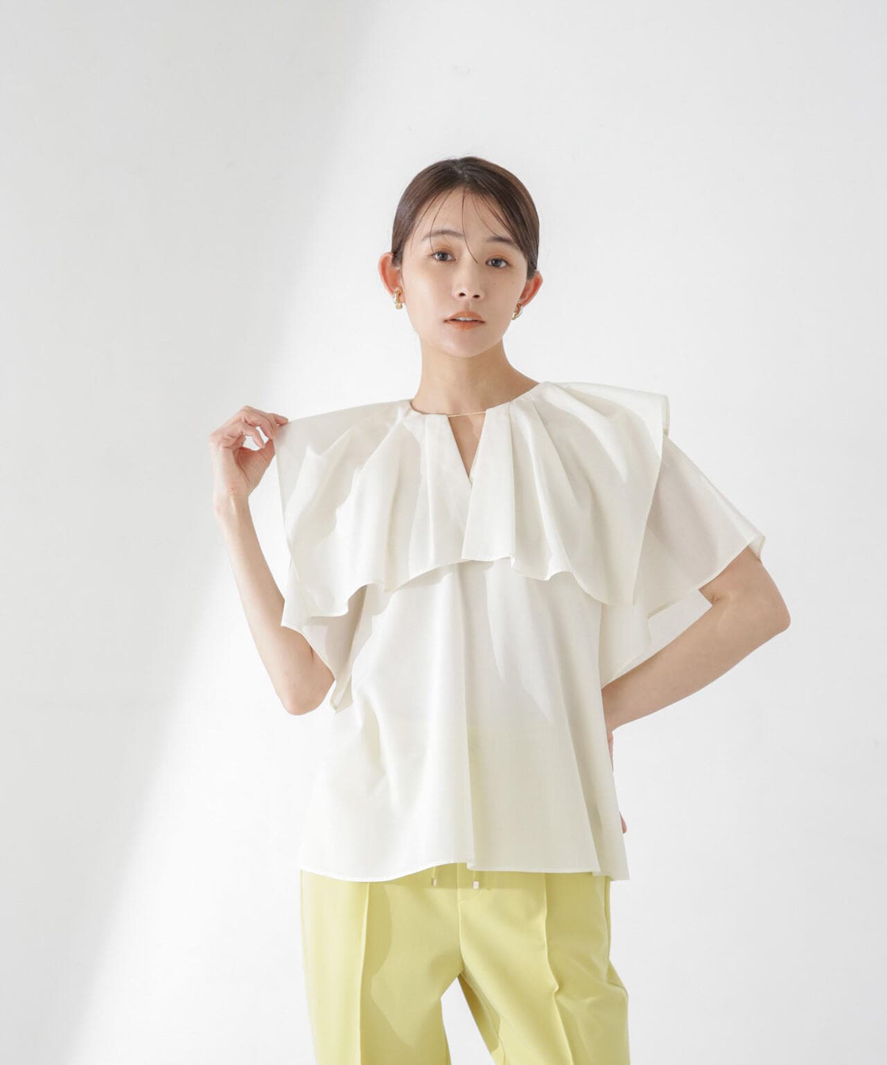 レオファインチャーム付きブラウス 6694121308