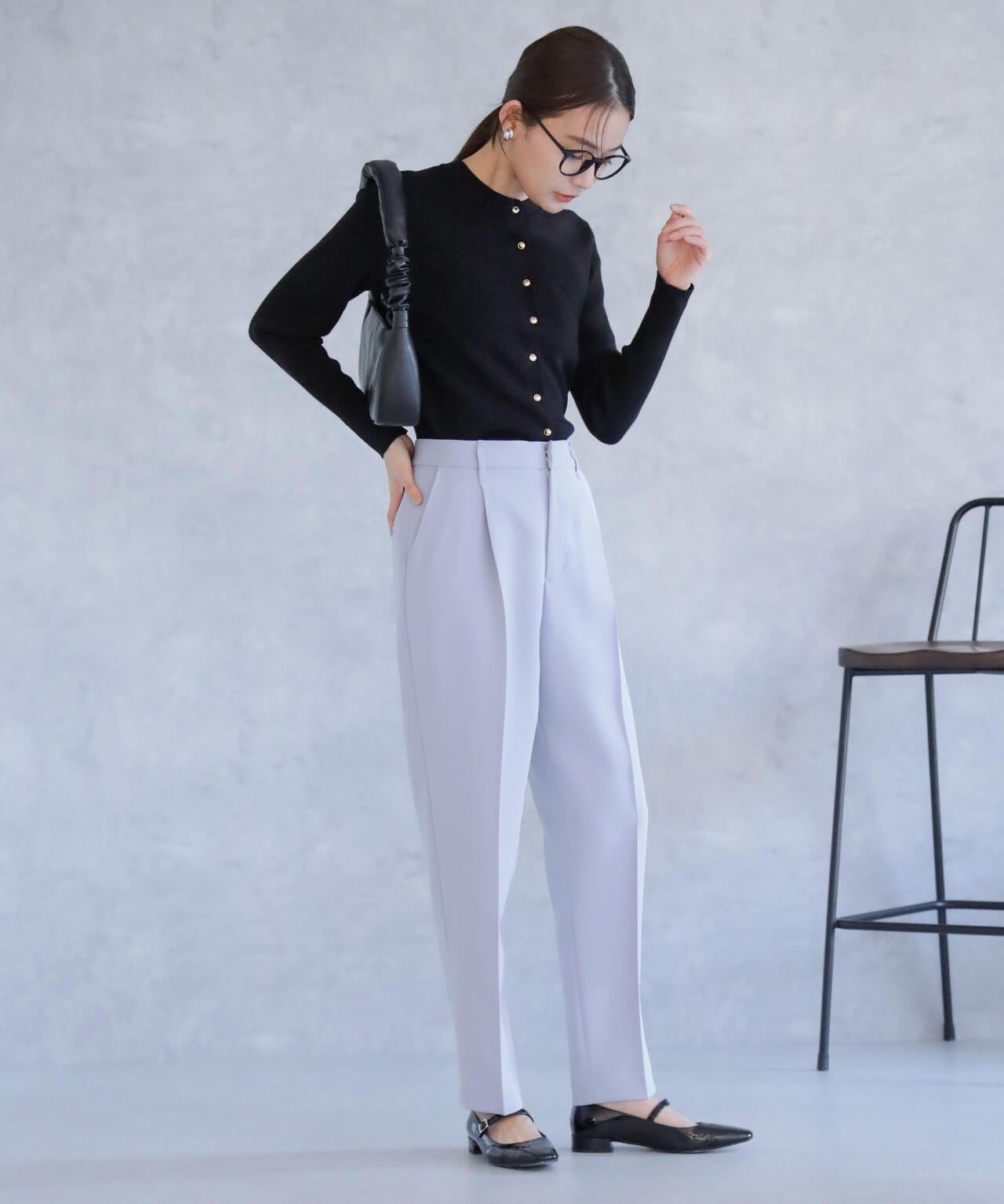 デイリー ファンクション タック テーパード パンツ