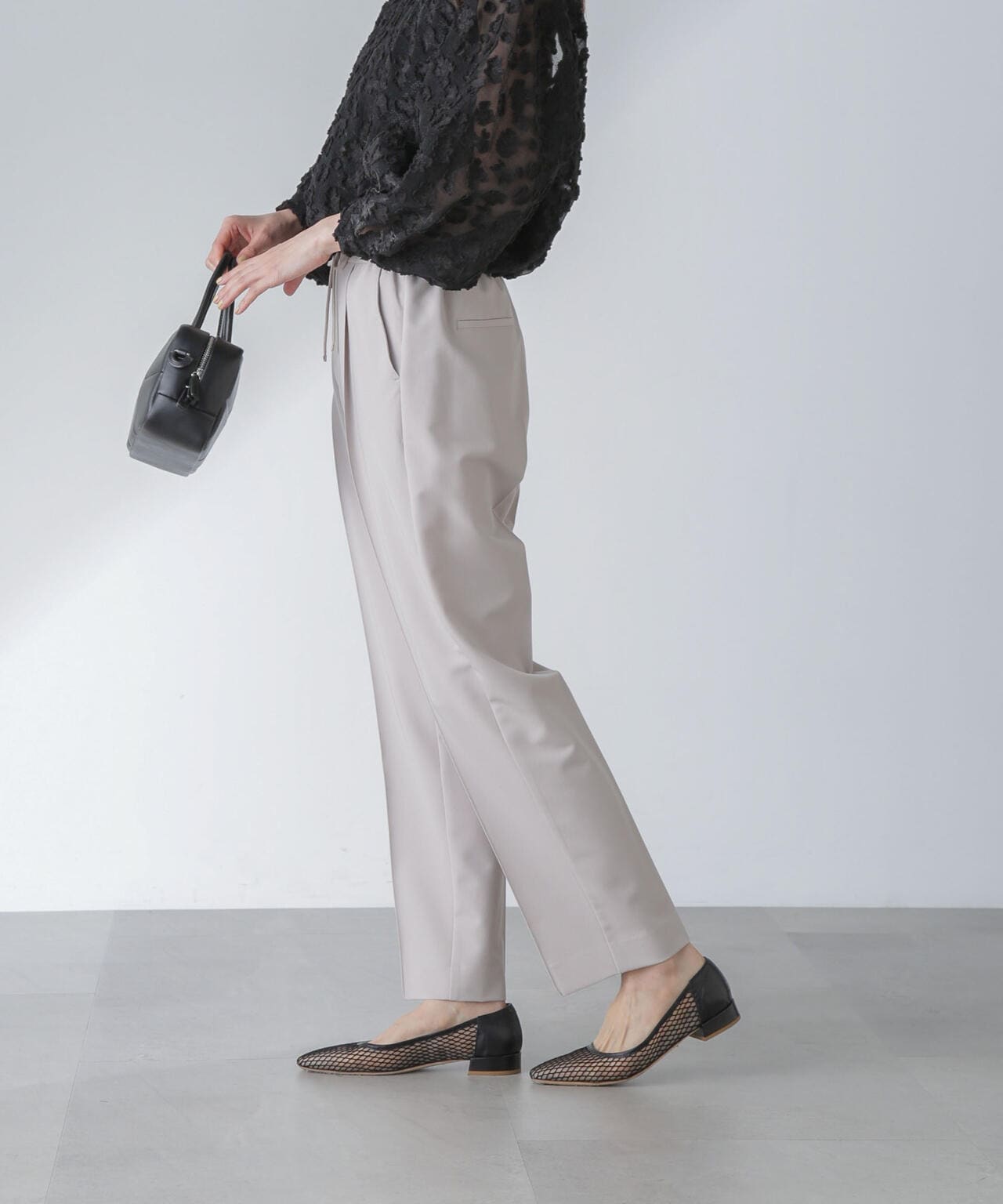 ピンタックイージーテーパードパンツ 6694127310