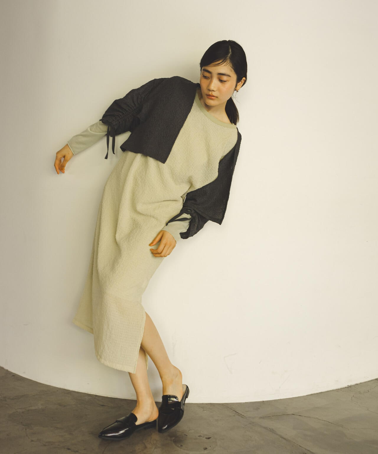 新品✨　アペリナノユニバース　ノースリーブワンピース（S）ミモレ丈　a2317 新品✨ アペリナノユニバース ノースリーブワンピース（S