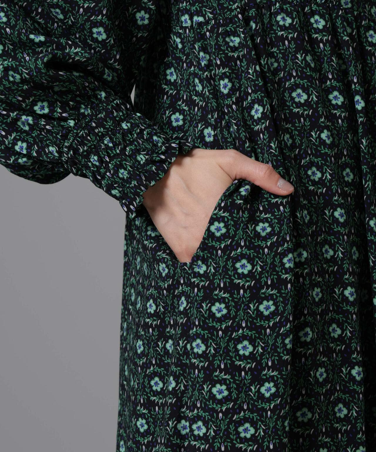 サークルフラワープリントワンピース 6694219334